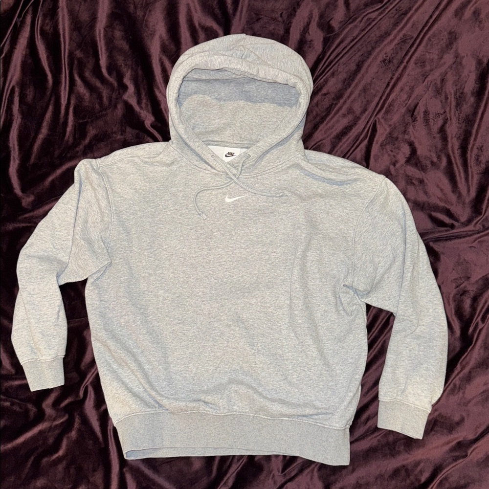 Cropped oversized women’s Nike hoodie
